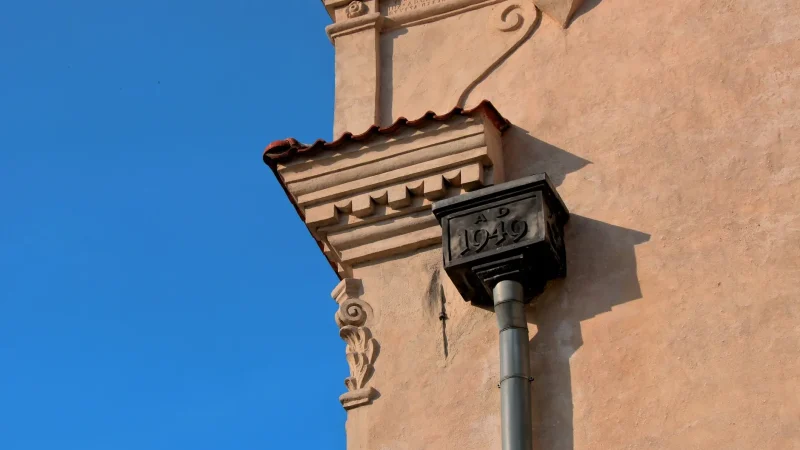 How to Divert Rainwater From Your Drain Field